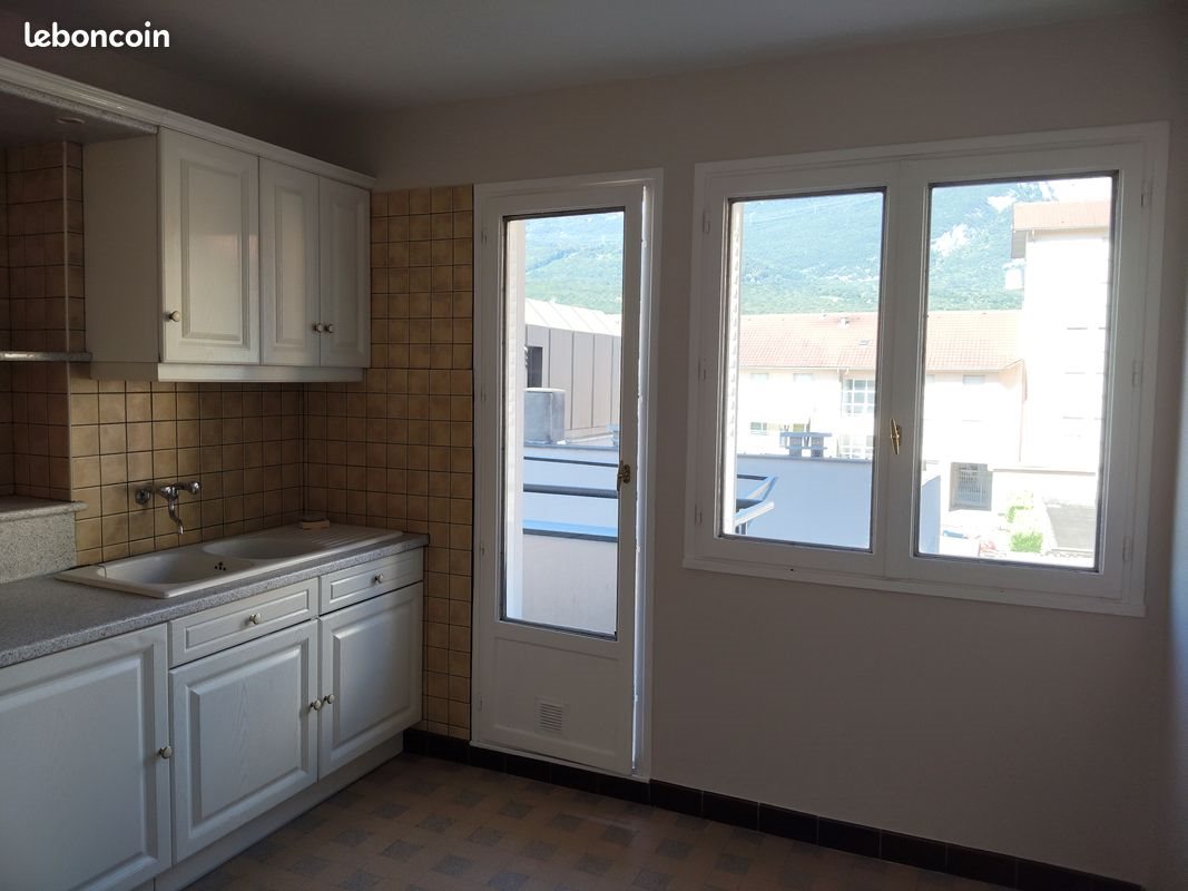 Appartement à louer, 65m², Fontaine