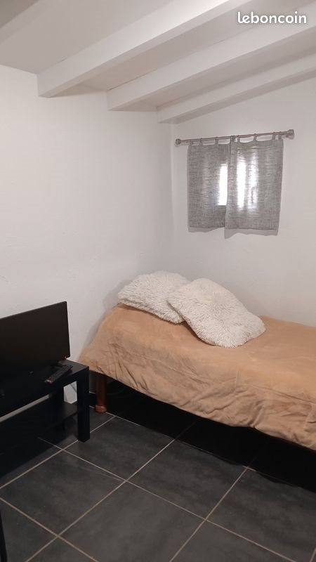 Appartement à louer, 12m², Simiane-Collongue