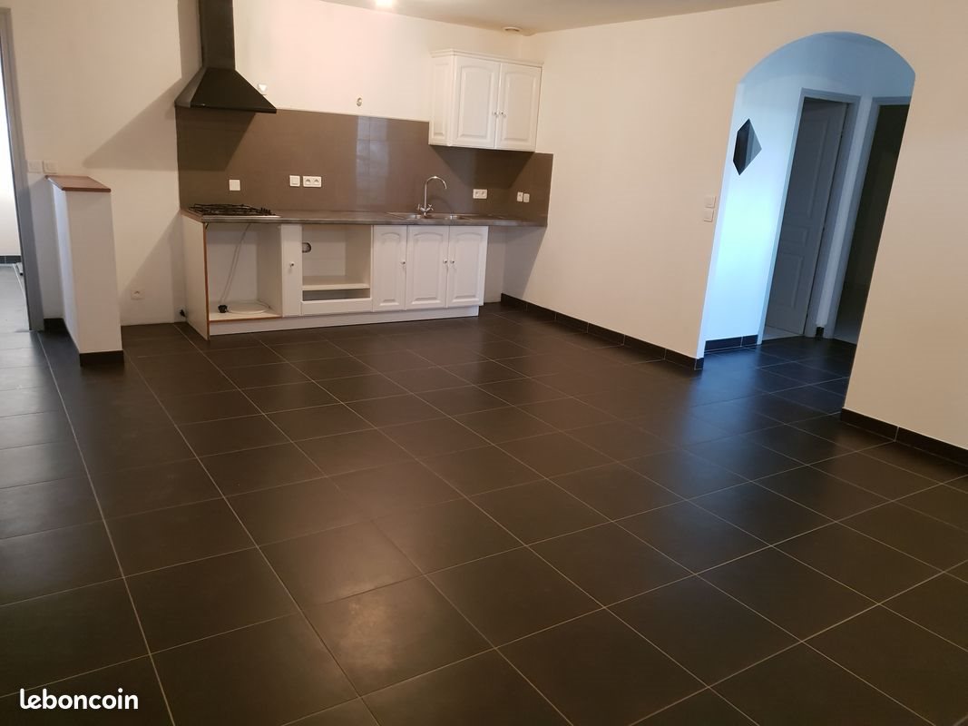Appartement à louer, 68m², Oraison