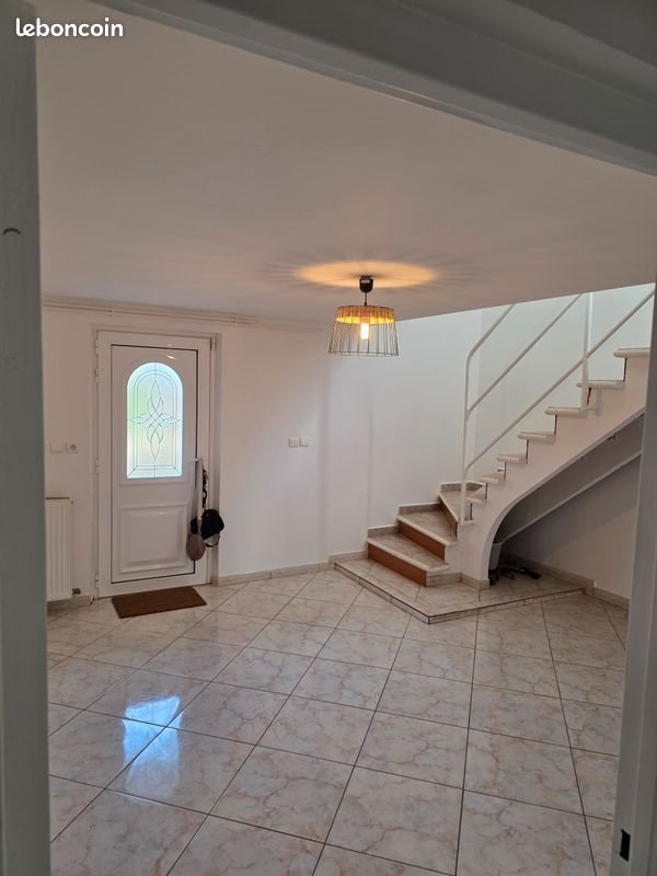 Maison à vendre, 184m², Cessy