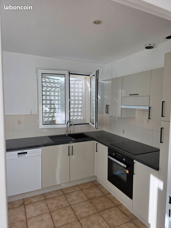 Maison à vendre, 184m², Cessy