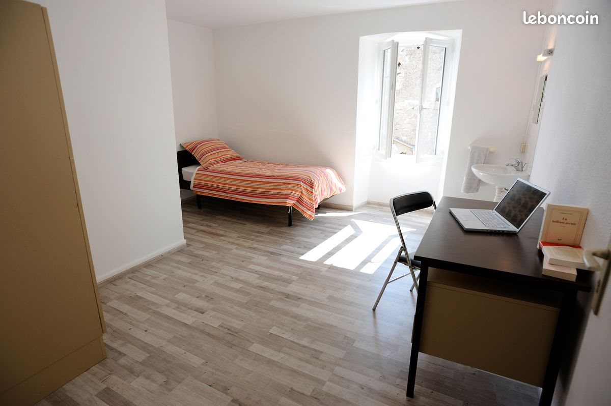 Appartement à louer, 17m², Aubenas