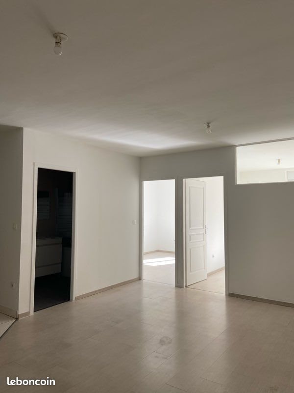 Appartement à louer, 48m², Pont-de-Chéruy