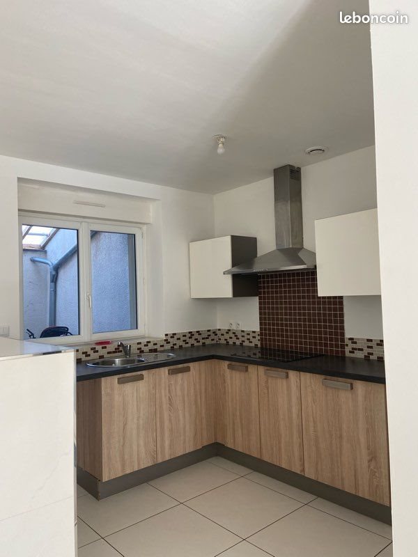 Appartement à louer, 48m², Pont-de-Chéruy