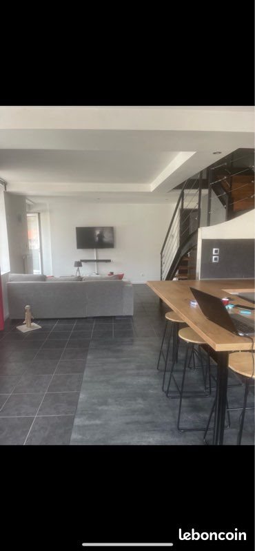 Appartement à louer, 70m², Lorette