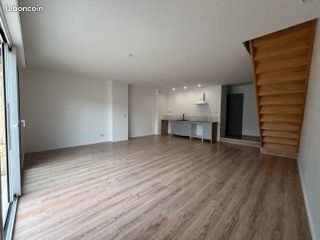 Maison à louer, 92m², Moulon