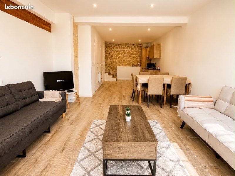 Maison à louer, NaNm², Salleboeuf