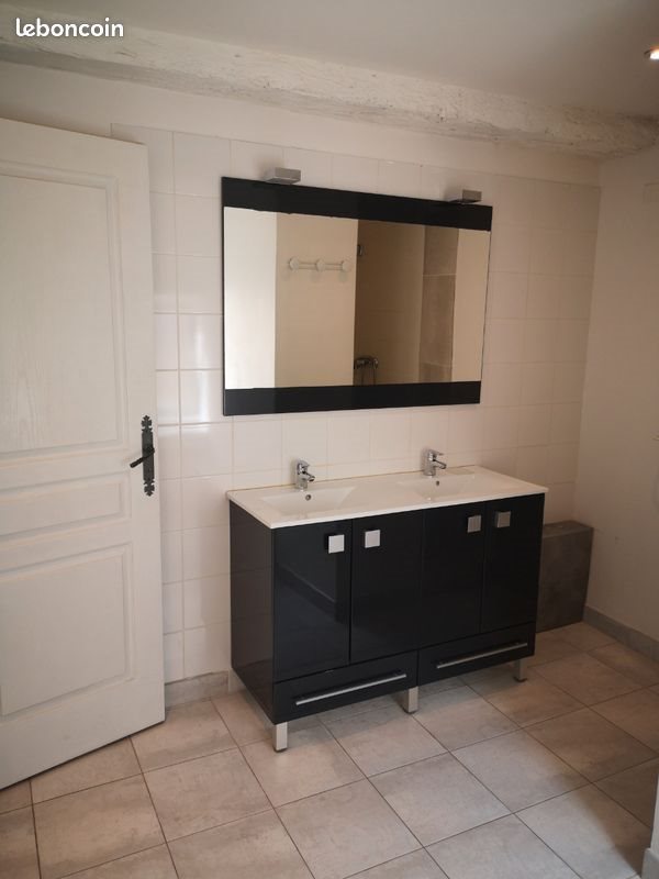 Appartement à louer, 80m², Mollégès
