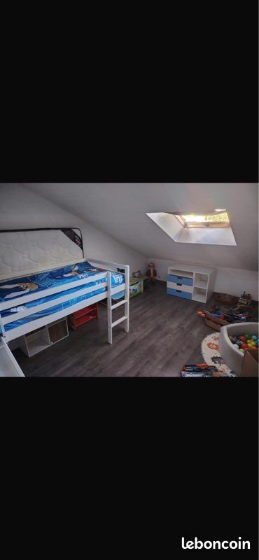 Appartement à louer, 80m², Geneuille