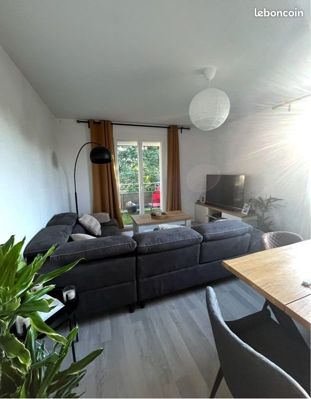 Appartement à louer, 60m², Certines