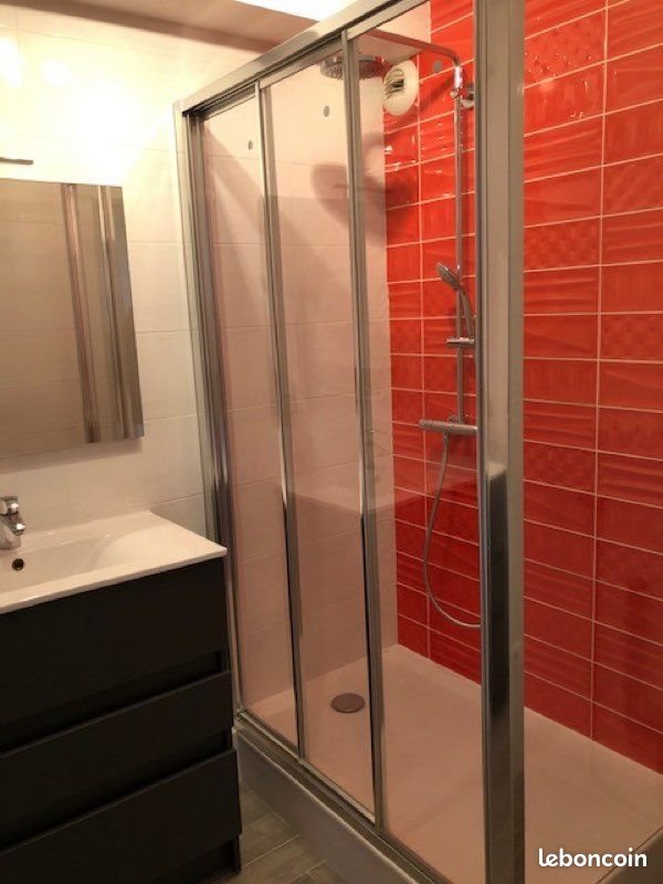 Appartement à louer, 60m², Certines