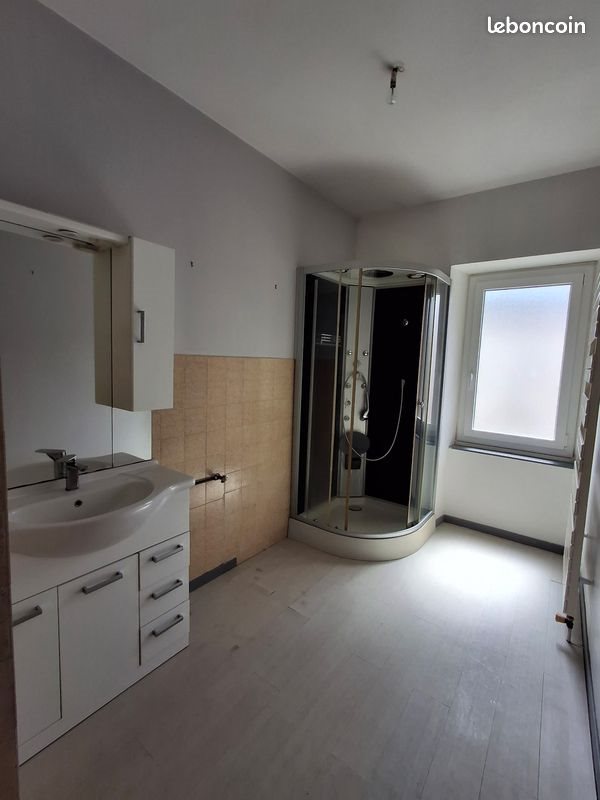 Maison à louer, 120m², Arcens