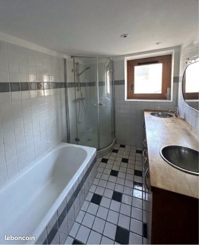 Appartement à louer, 74m², Aubenas