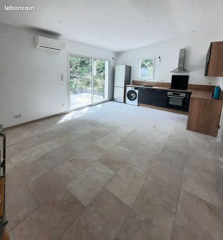 Maison à louer, 65m², Simiane-Collongue