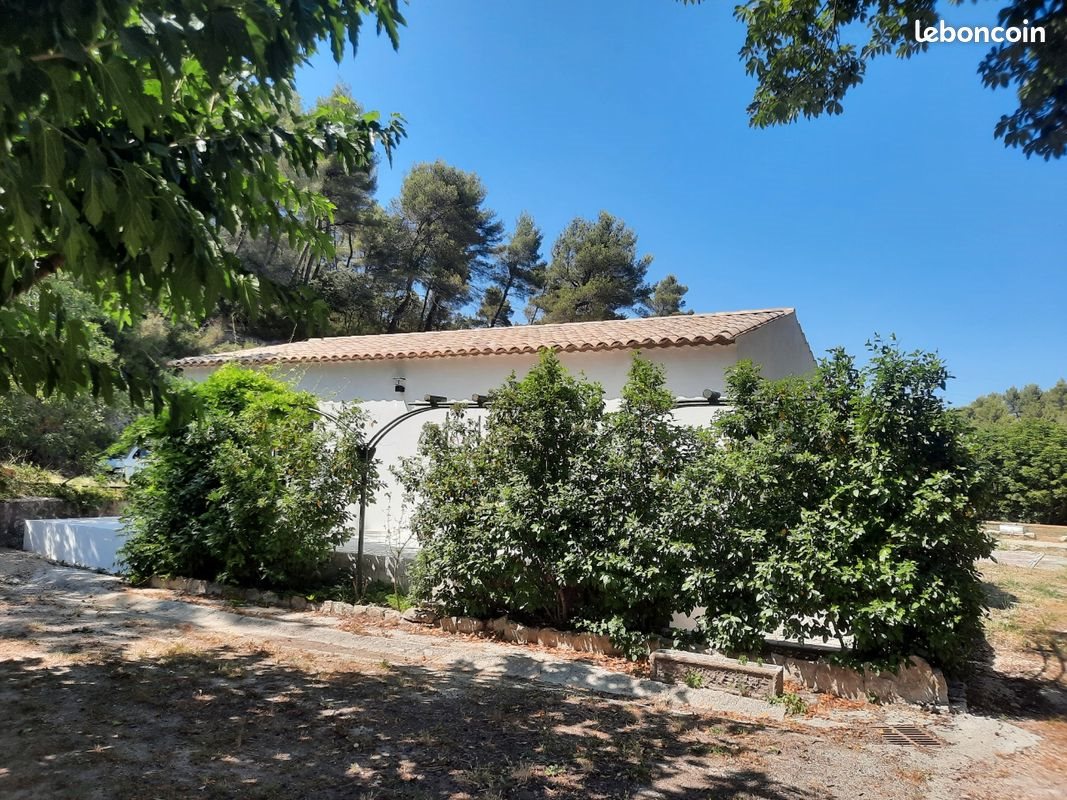 Maison à louer, 65m², Simiane-Collongue