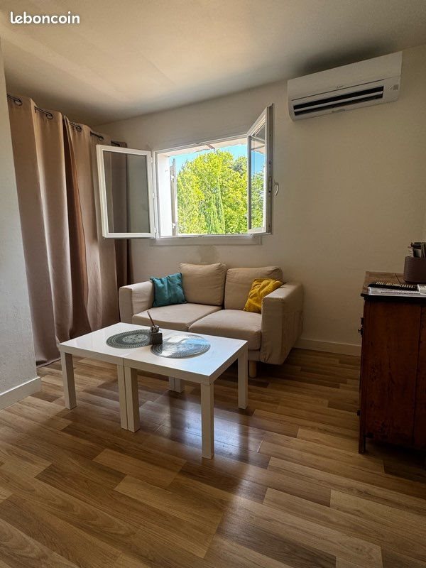 Appartement à louer, 23m², Eyguières