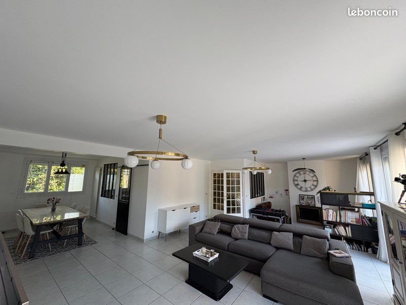 Maison à louer, 220m², Villecresnes