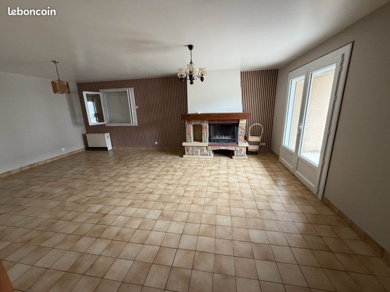 Appartement à louer, 80m², Laissac