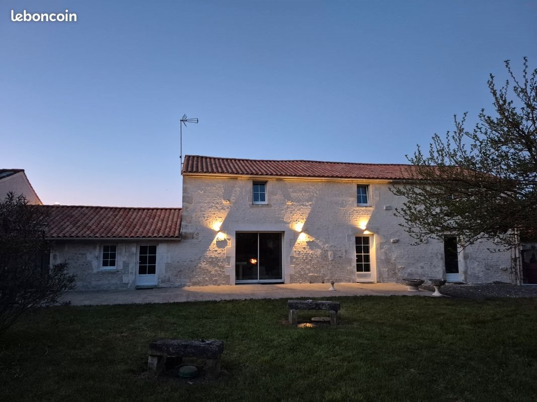 Maison à vendre, 218m², Les Magnils-Reigniers