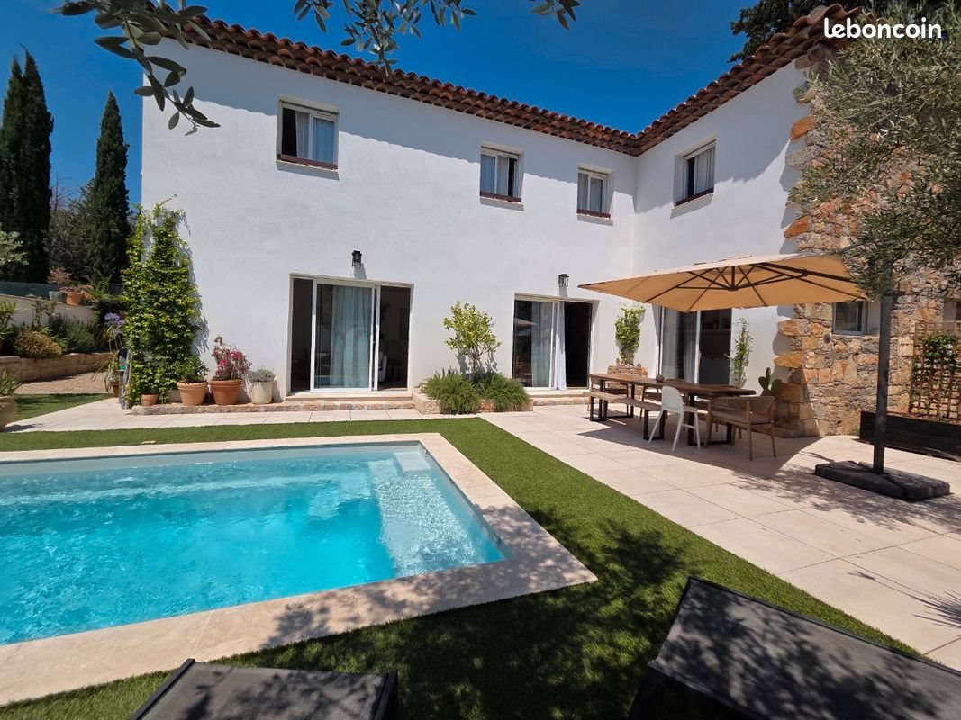 Maison à louer, 180m², Lorgues