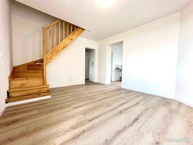 Appartement à louer, 87m², Raillencourt-Sainte-Olle