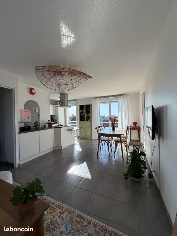 Appartement à louer, 49m², Lons