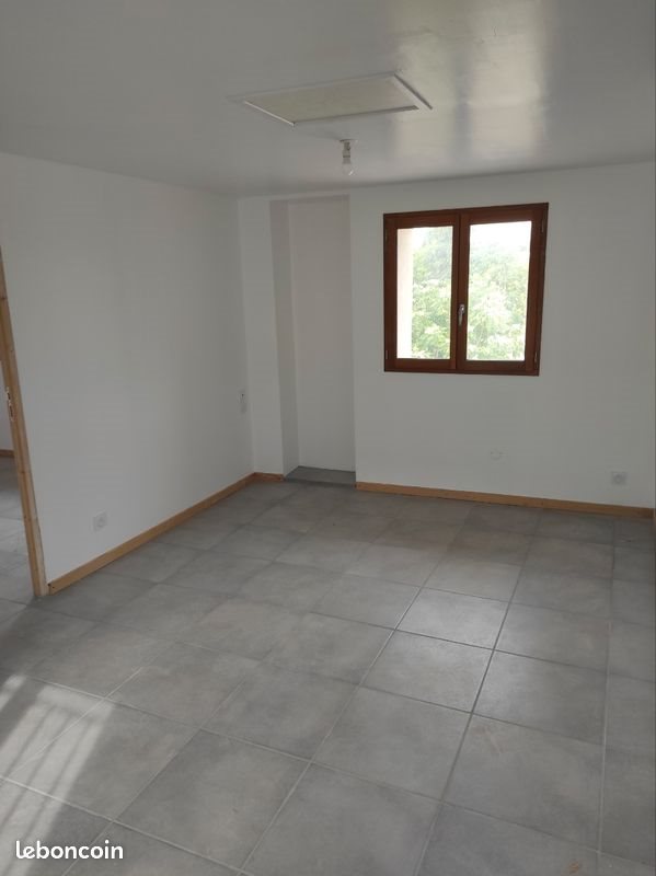 Appartement à louer, 35m², Pont-Saint-Esprit