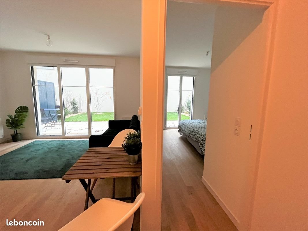 Appartement à louer, 45m², Courbevoie