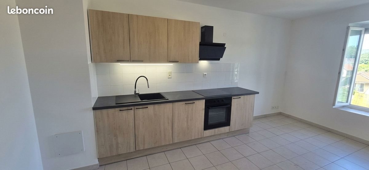 Appartement à louer, 54m², Saint-Savin