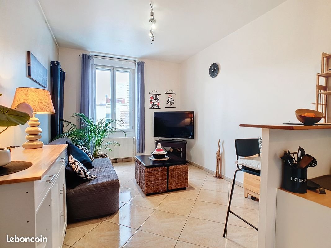 Appartement à louer, 34m², Vénissieux