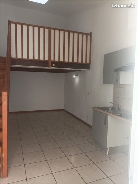 Appartement à louer, 32m², Nîmes
