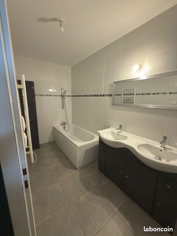 Appartement à louer, 80m², La Couronne