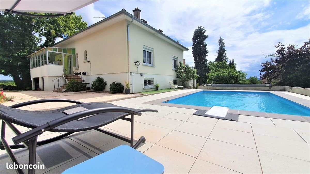 Maison à vendre, 240m², Luxeuil-les-Bains