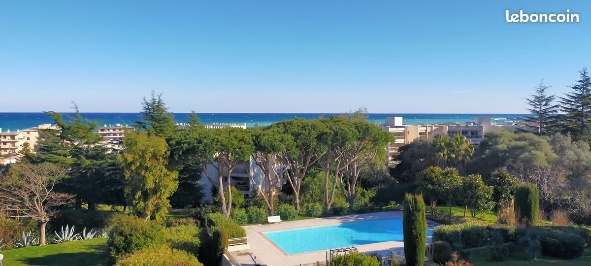 Appartement à louer, 21m², Antibes