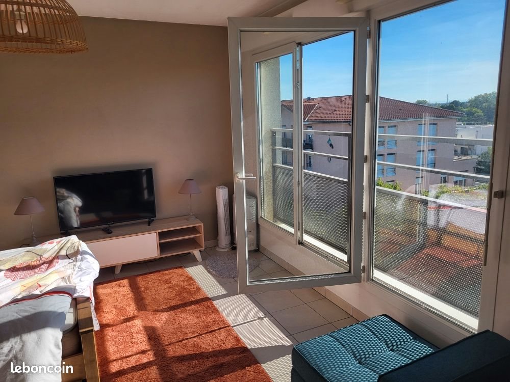 Appartement à louer, 35m², Vénissieux