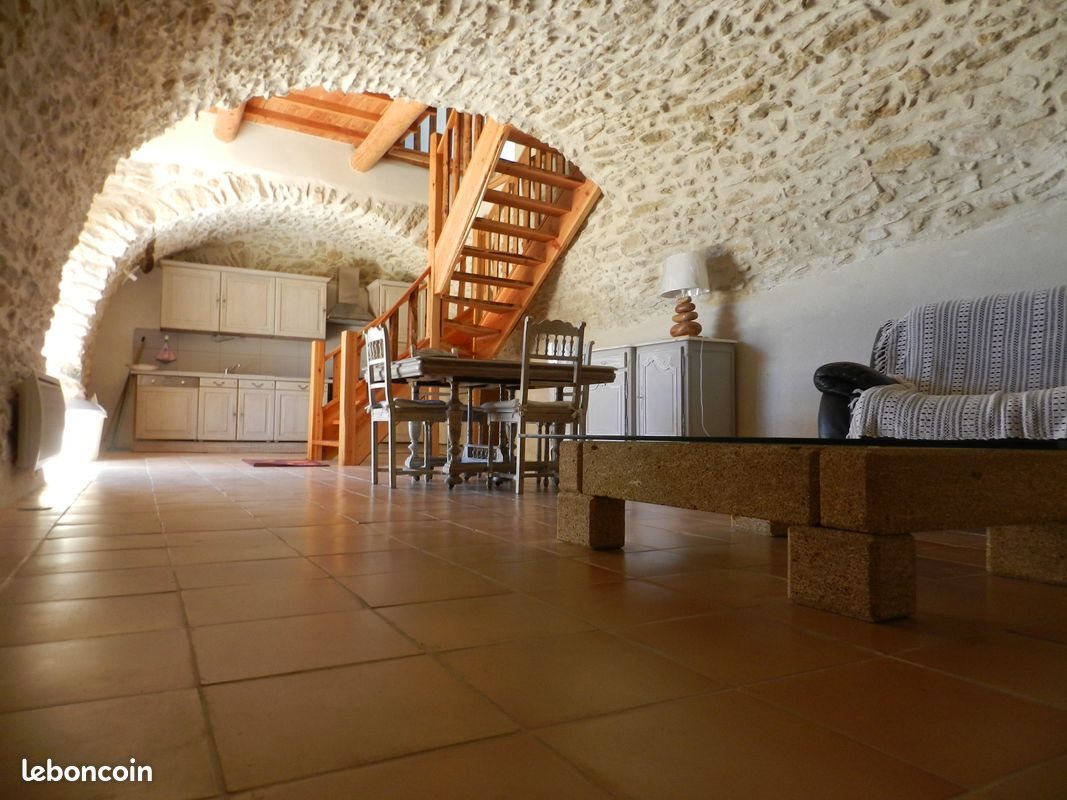Maison à louer, 90m², Cavillargues