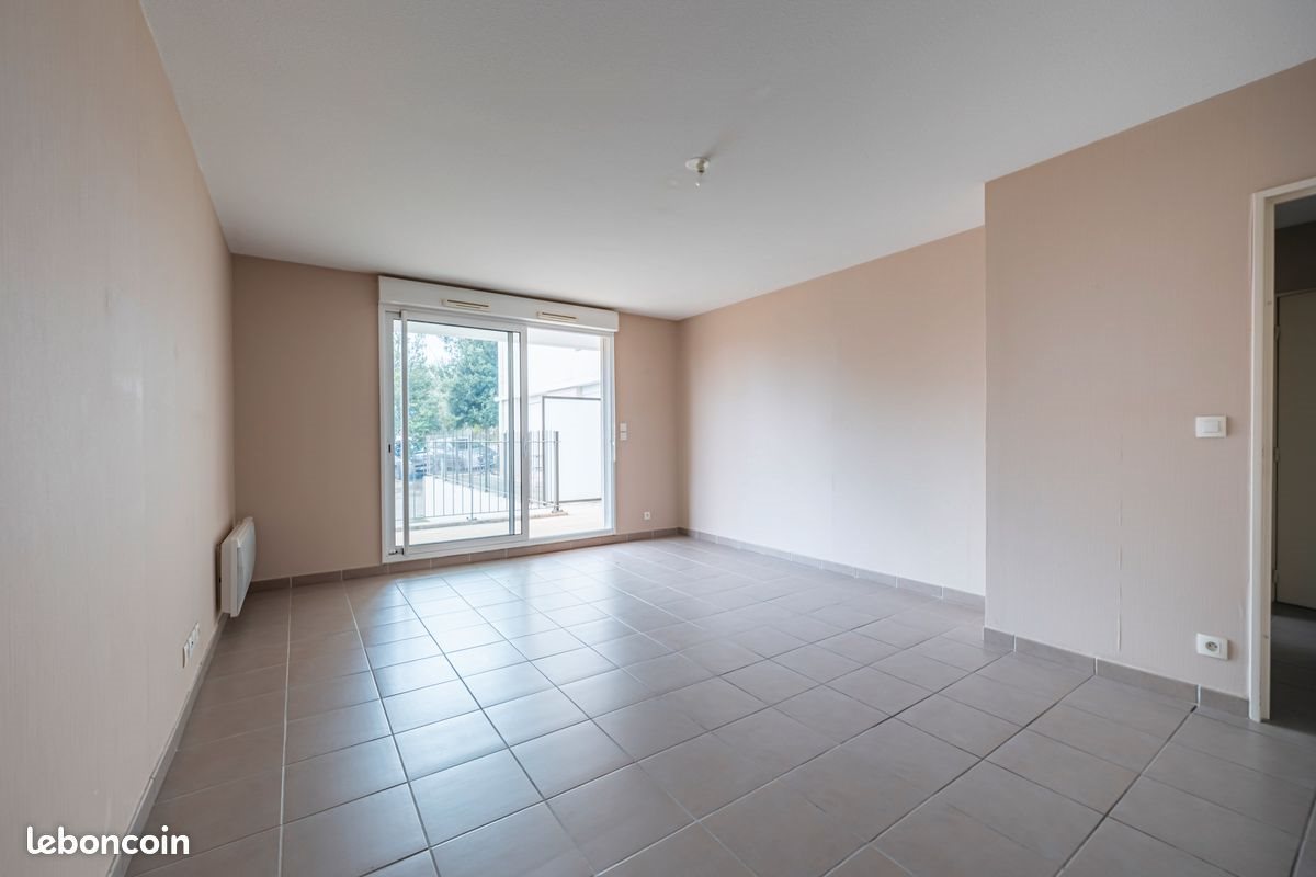 Appartement à louer, 50m², Saint-Genis-Laval