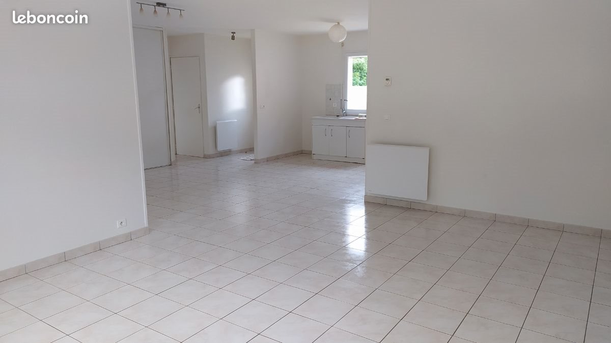 Maison à louer, 90m², Esclavolles-Lurey