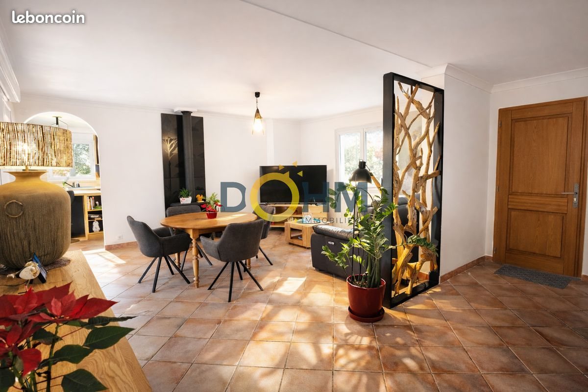 Maison à vendre, 135m², Sénéchas