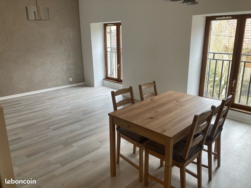Appartement à louer, 67m², Conliège