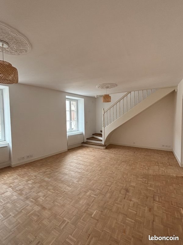 Maison à vendre, 141m², Saint-Laurent-sur-Gorre