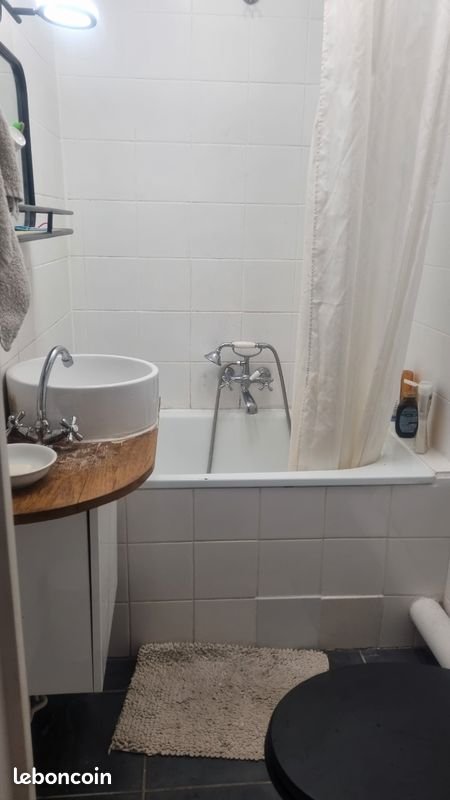 Appartement à louer, 18m², Paris 18ème