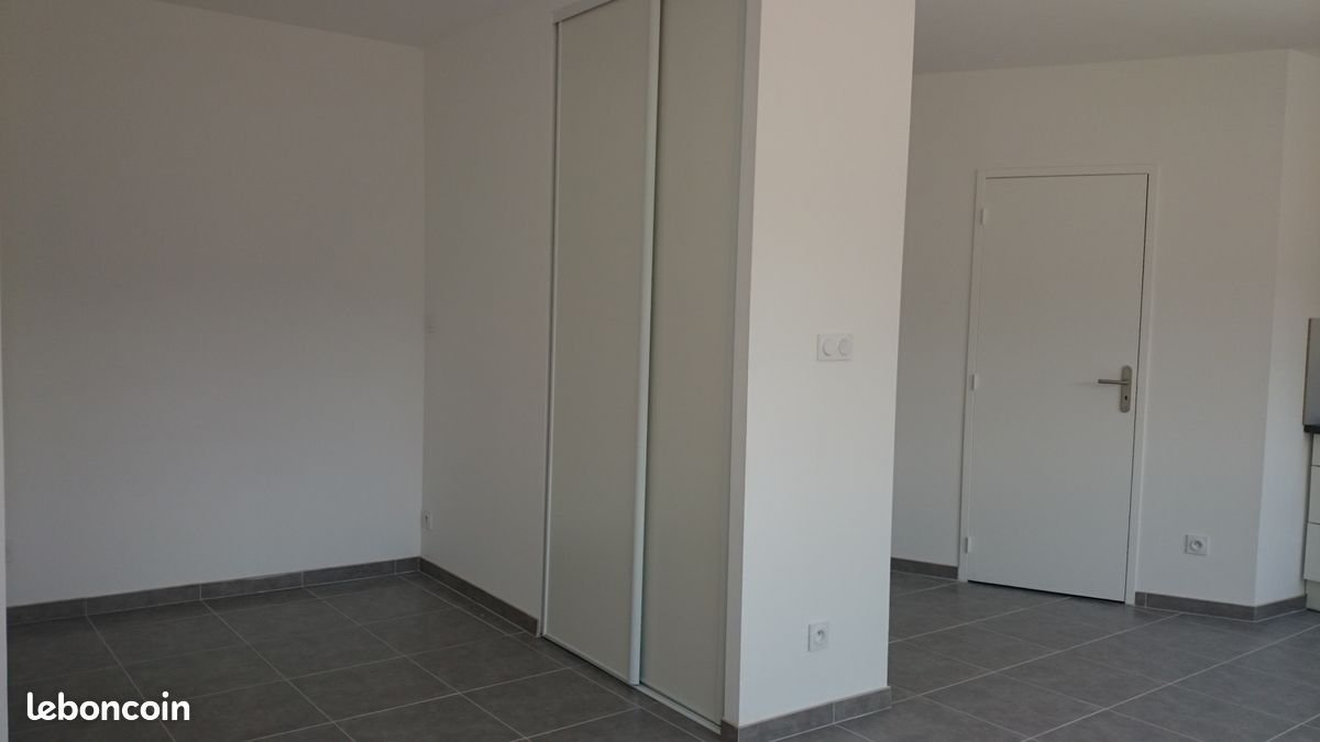 Appartement à louer, 27m², Saint-Étienne