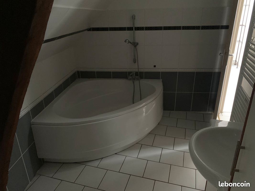 Appartement à louer, 55m², Autun