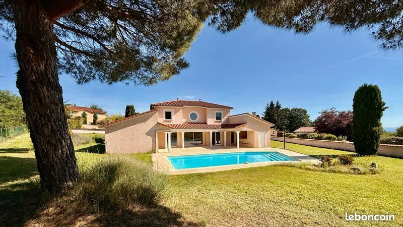 Maison à vendre, 159m², Lézigneux