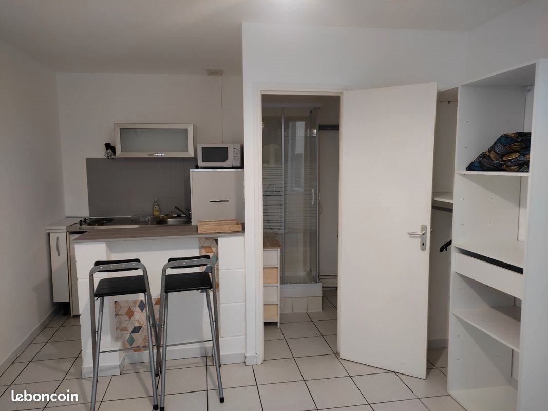Appartement à louer, 18m², Aubenas