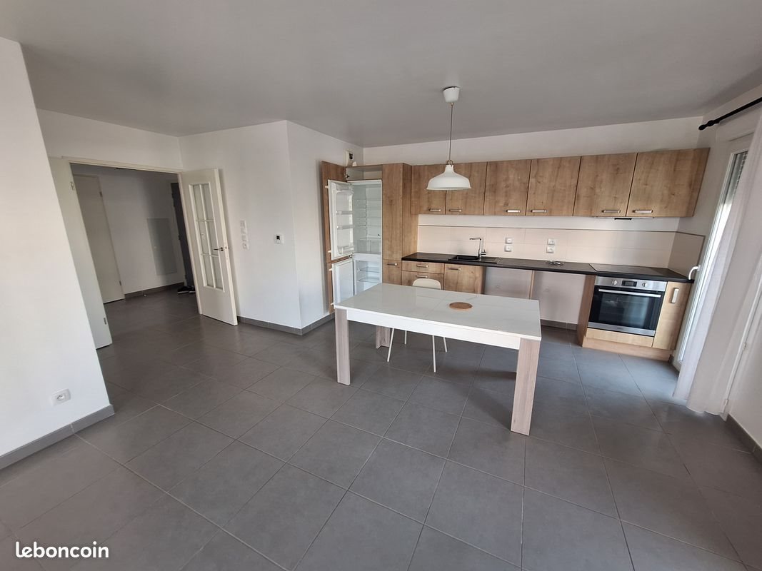 Appartement à louer, 67m², Saint-Genis-Pouilly