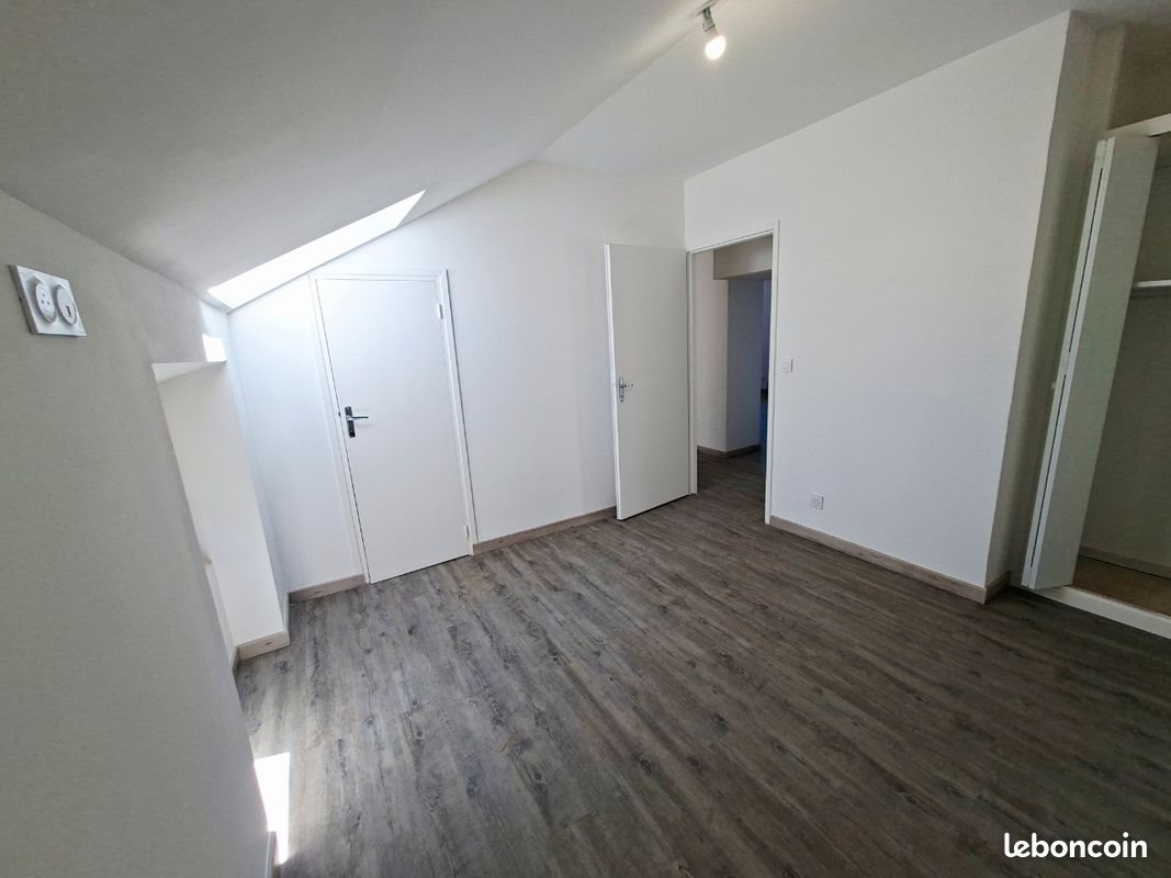 Appartement à louer, 60m², Pradelles