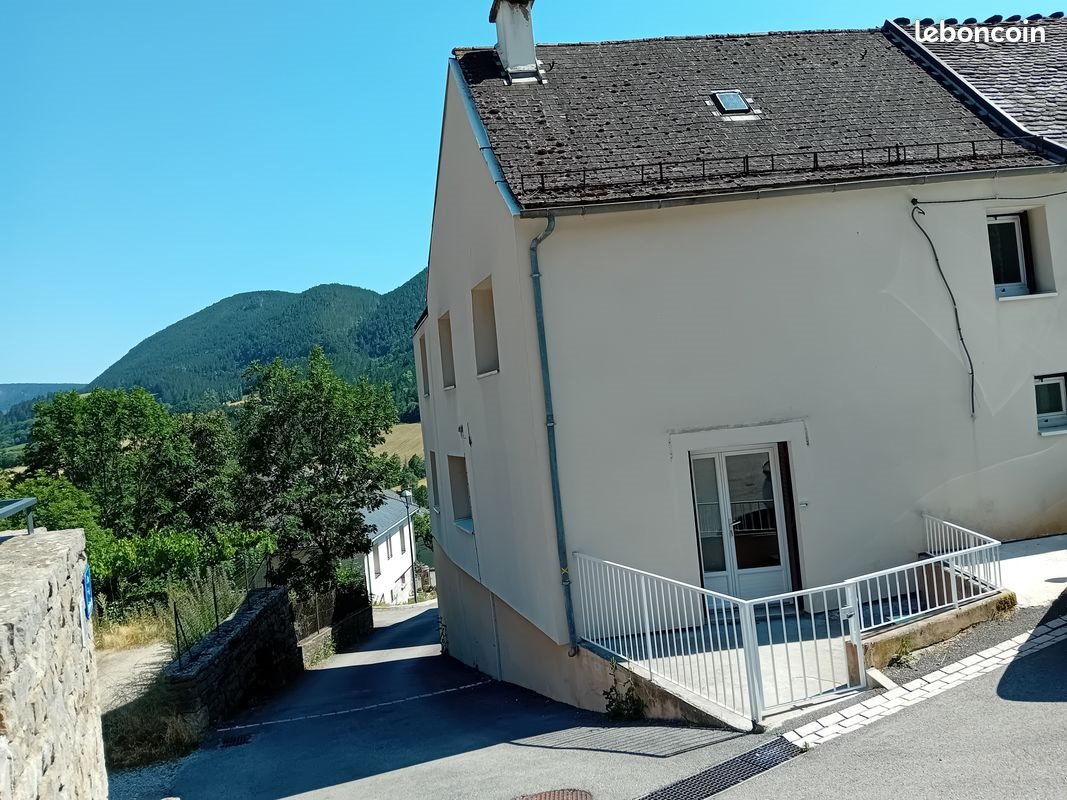Maison à louer, 84m², Saint-Bauzile