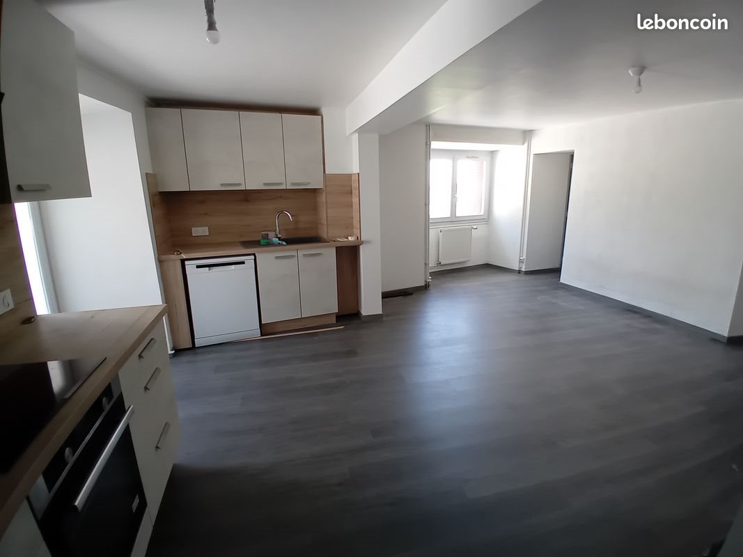 Maison à louer, 84m², Saint-Bauzile